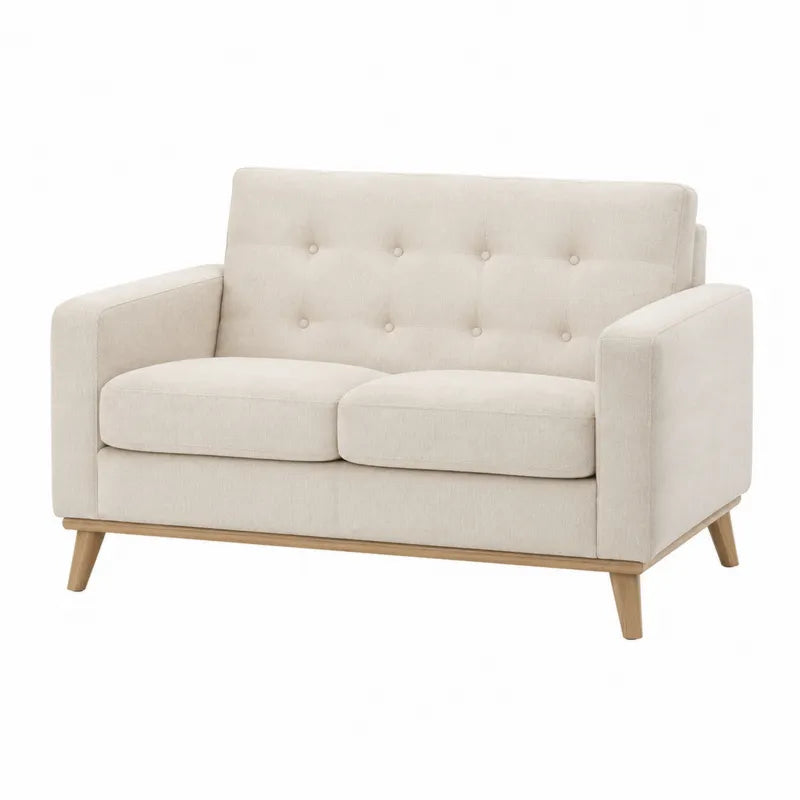 Beżowa sofa dwuosobowa z tkaniny lnianej z drewnianymi nogami